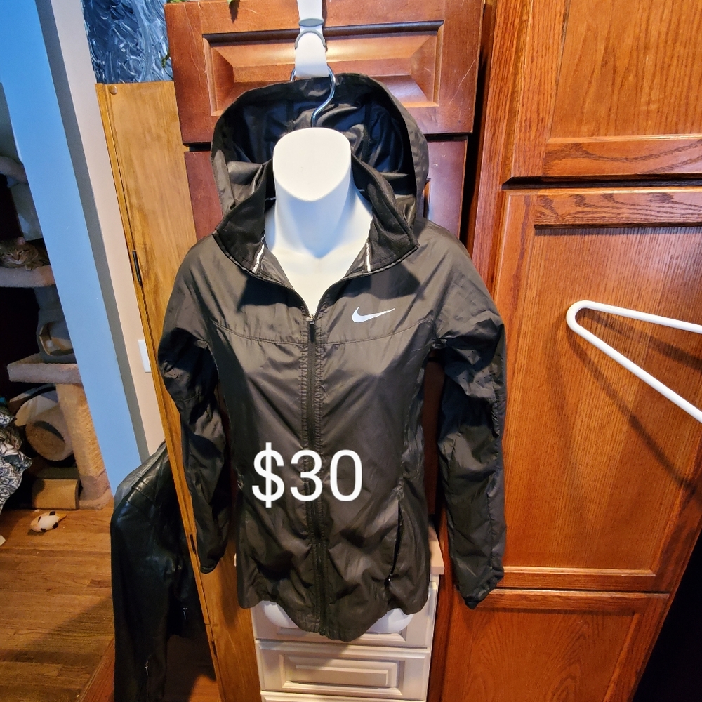 Nike wind breaker